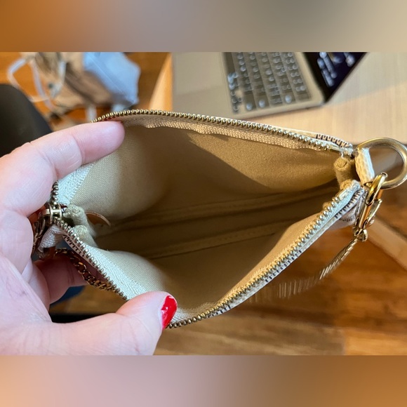 Authentic Louis Vuitton white checkerboard small pochette good condition - Picture 3 of 3